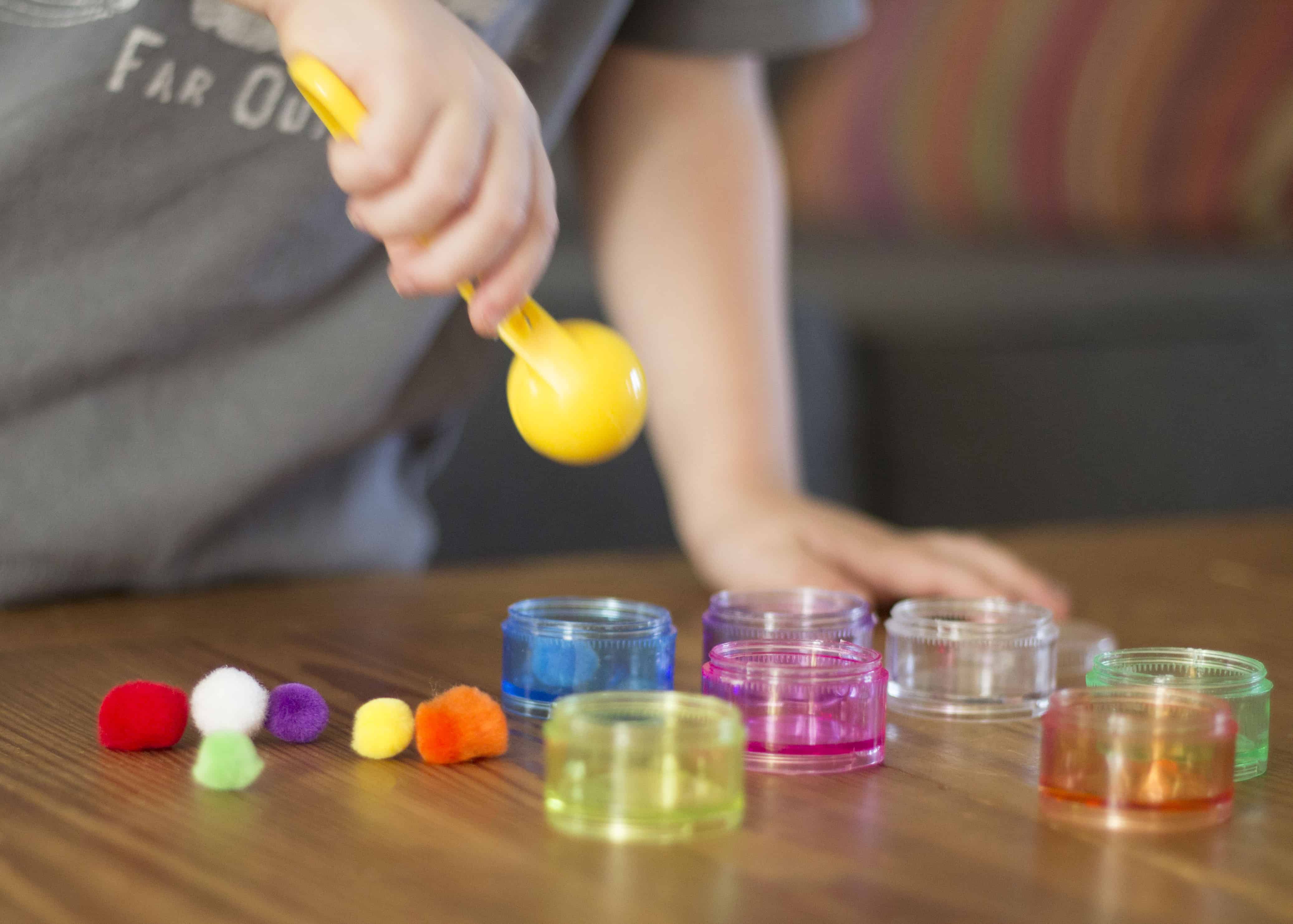 RAINBOW PILL ORGANIZER