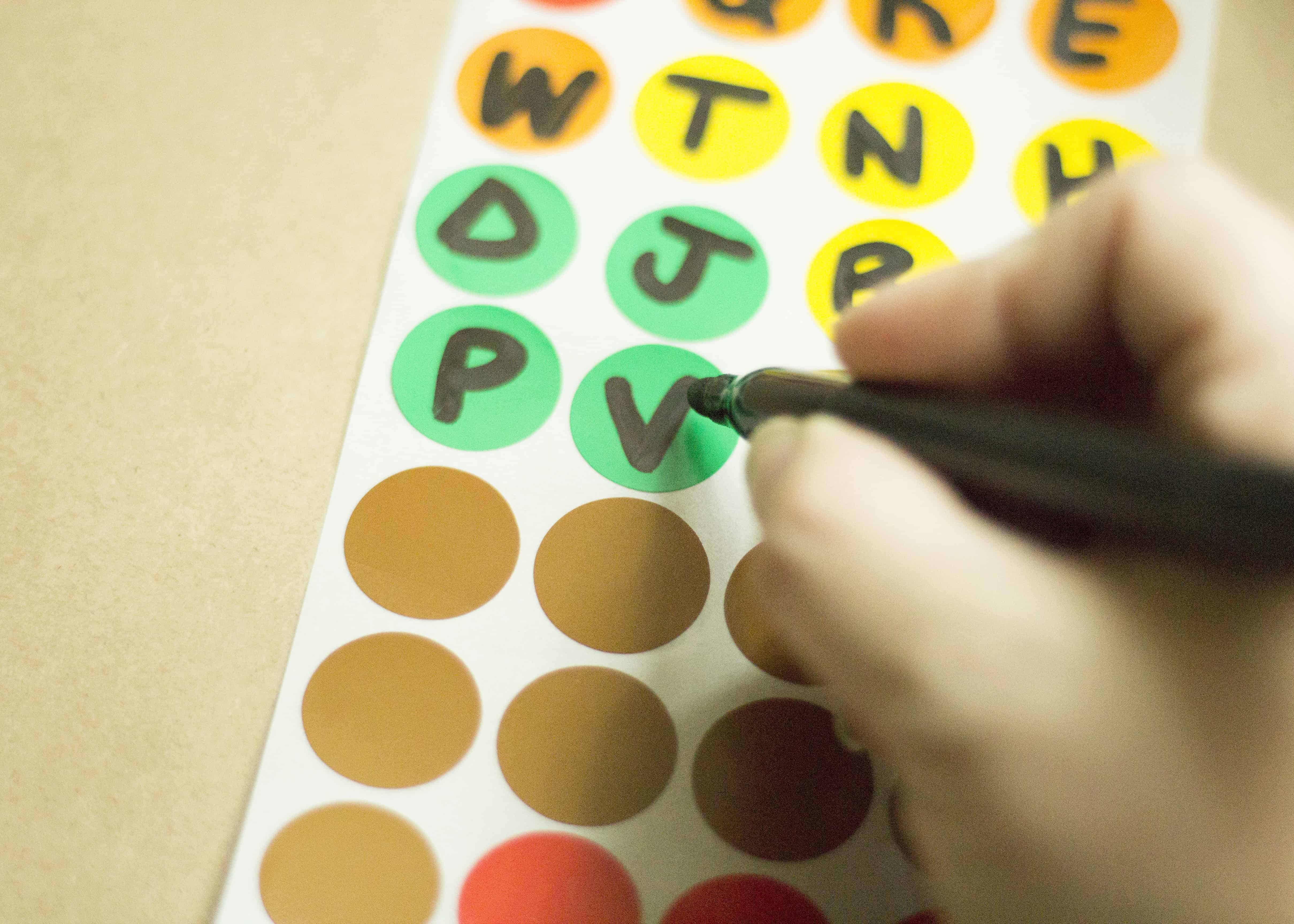 LEAF ALPHABET DOTS