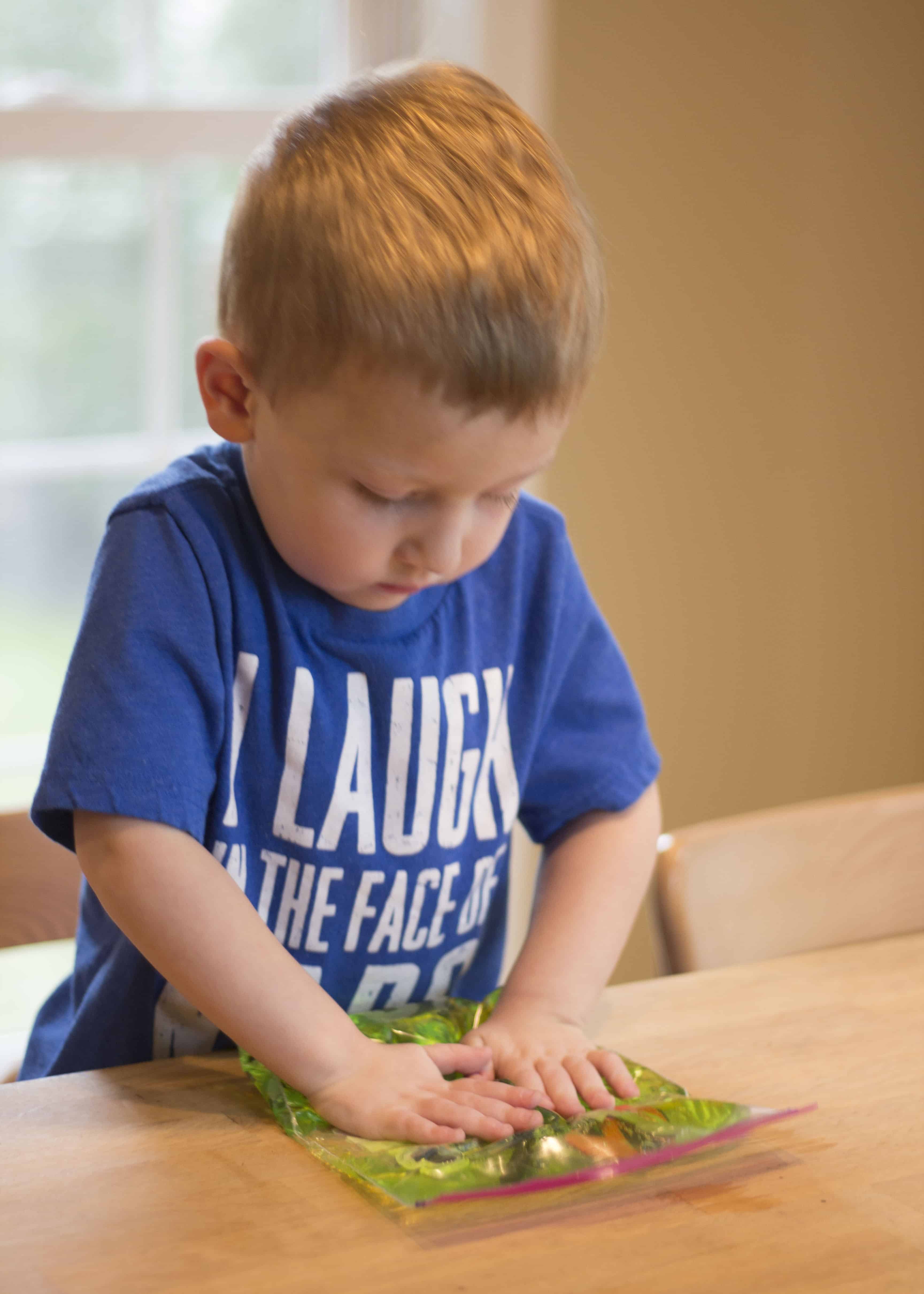 PLAYING WITH SENSORY BAG